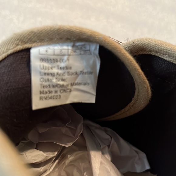 Gap Plaid Canvas Sneakers Kids Size 6 Brown Beige color Velcro closing NWOT - Picture 6 of 6